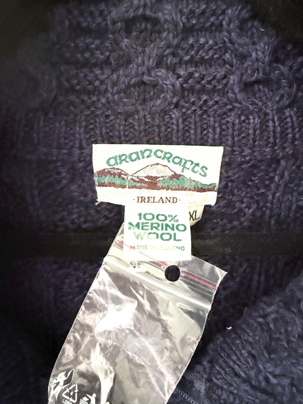 NWT Aran Crafts 100% Merino Wool Navy Cable Knit Zip Cardigan Heavy Wt. Pockets - Picture 2 of 10